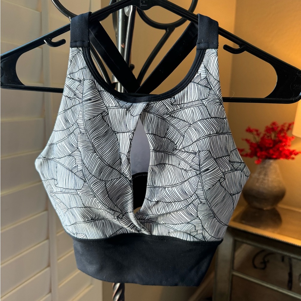 Lorna Jane black and white keyhole sports bra